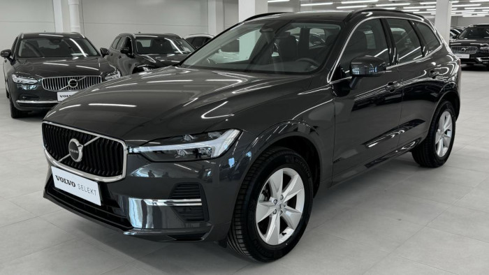 Volvo XC60 B4 MOMENTUM AUT REZERVACE 2.0 Momentum