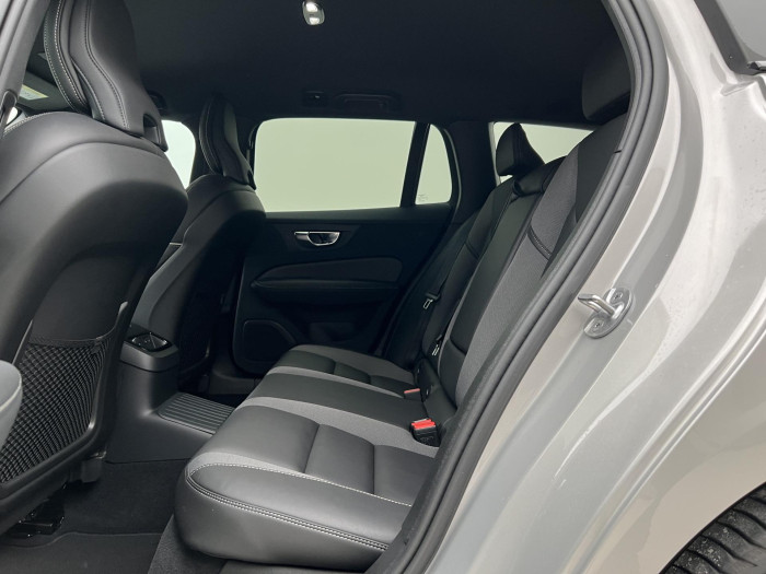 Volvo V60 T6 AWD RECHARGE PLUS DARK AUT