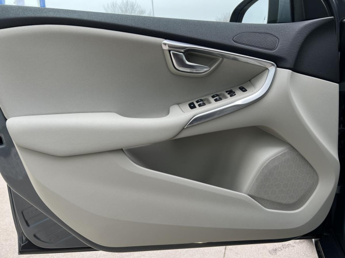 Volvo V40 D2 MOMENTUM 1.maj. 2.0 d Momentum