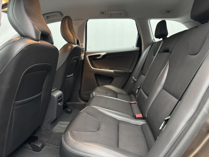 Volvo XC60 D4 MOMENTUM AUT CZ 2.4 d Momentum