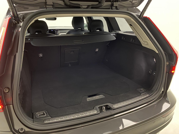 Volvo V60 CC B5 AWD PLUS BRIGHT 1.maj
