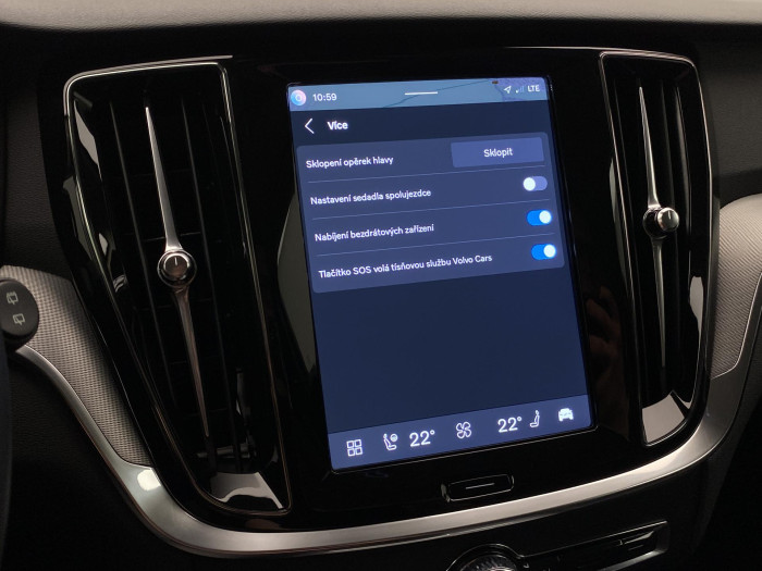 Volvo V60 B4 DARK PLUS AUT CZ