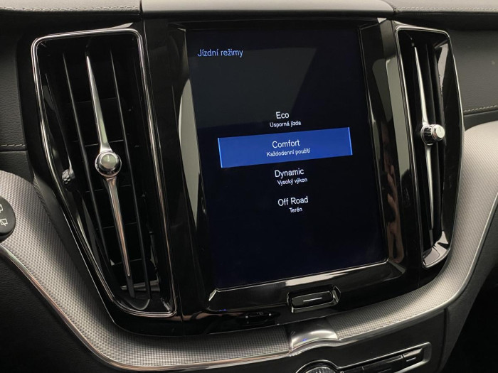 Volvo XC60 D5 AWD INSCRIPTION REZERVACE 2.0 d