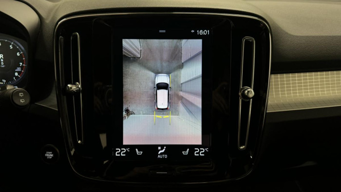 Volvo XC40 T2 MOMENTUM ADVANCED REZERVACE 1.5 Momentum
