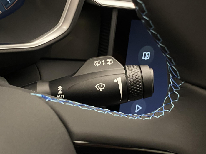 Lynk & Co 01 PHEV DCT AUT 1.maj REZERVACE