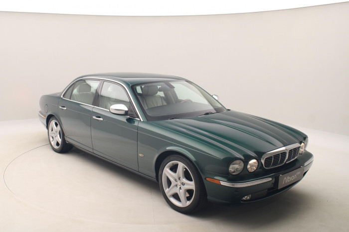 Jaguar XJ 4.2 V8 L EXECUTIVE AUT 1.maj 4.2 V8 Executive