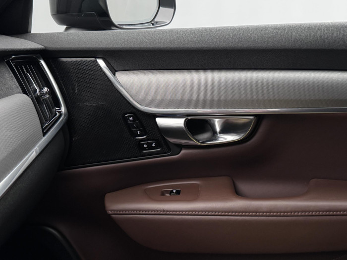 Volvo V90 CC D5 AWD PRO CZ 1.maj 2.0 d CC CC