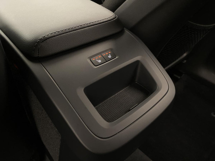 Volvo XC60 B4 MOMENTUM AUT REZERVACE 2.0 Momentum