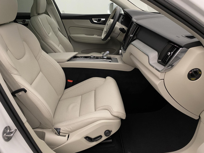 Volvo XC60 T6 AWD PLUS BRIGHT AUT 1.maj