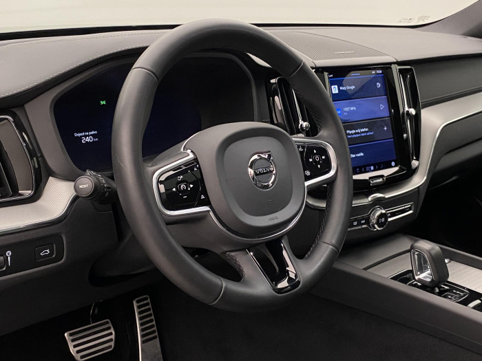 Volvo XC60 B5 AWD R-DESIGN AUT