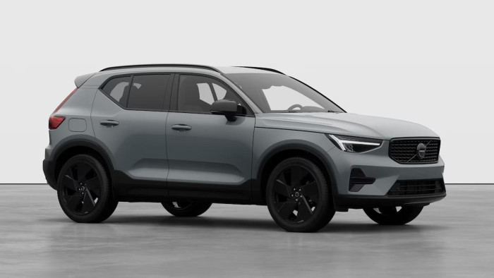Volvo XC40 B3 AUT PLUS BLACK EDITION