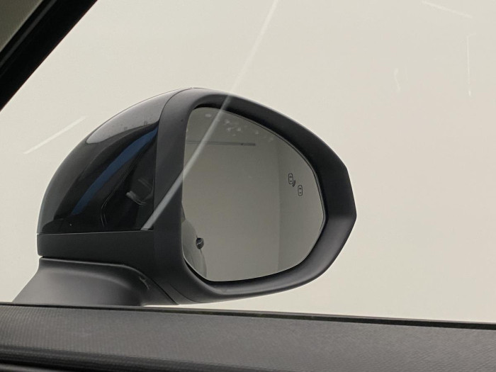 Lynk & Co 01 PHEV DCT AUT 1.maj