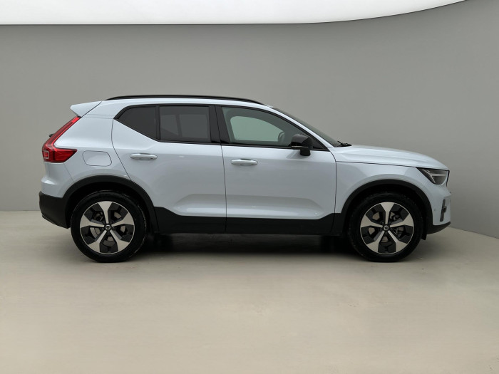 Volvo XC40 B3 PLUS DARK AUT CZ