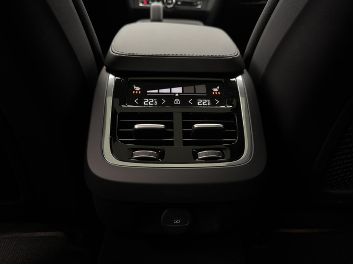 Volvo V90 CC B5 AWD ULTIMATE AUT 1.maj 2.0 CC CC