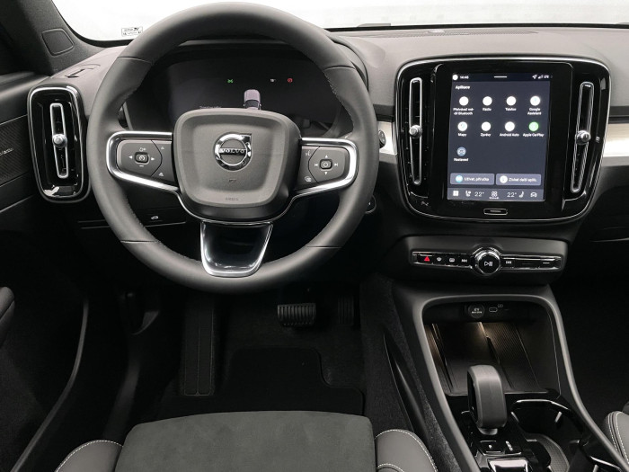 Volvo XC40 B3 AUT DARK ULTRA