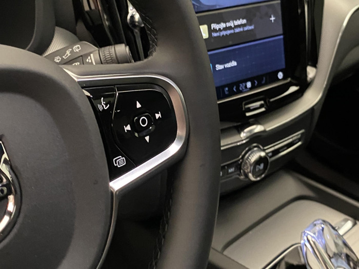 Volvo XC60 B5 AWD BLACK EDITION AUT 1.maj 2.0 Edition