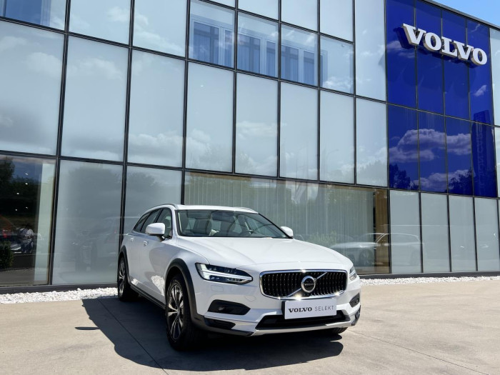 Volvo V90 CROSS COUNTRY B4 AWD Aut 1.maj