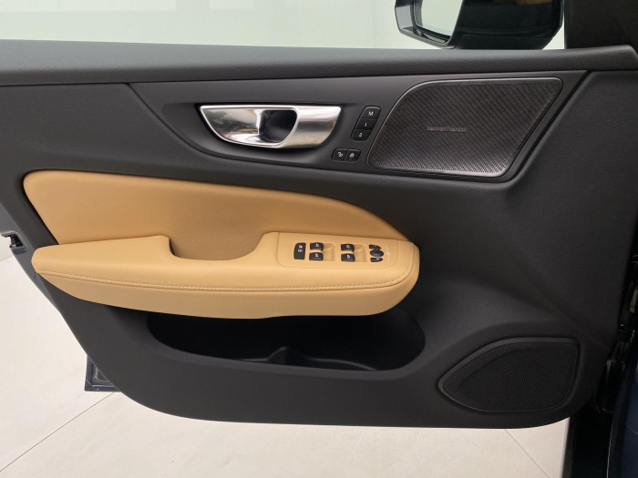 Volvo V60 B4 AUT DARK PLUS