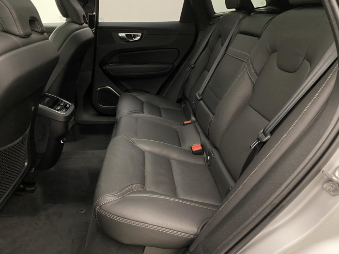 Volvo XC60 B4 AWD INSCRIPTION REZERVACE