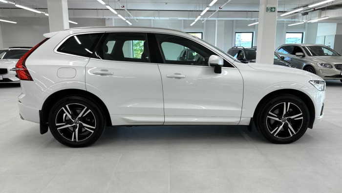 Volvo XC60 D5 AWD R-DESIGN AUT REZERVACE 2.0 d