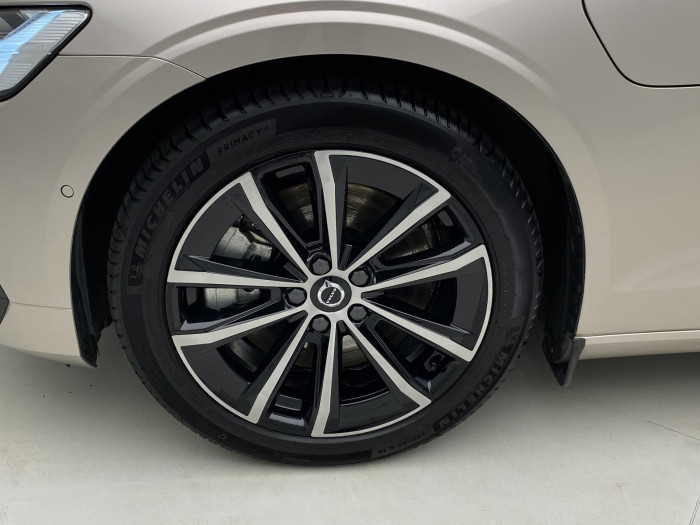 Volvo V60 T6 AWD RECHARGE CORE AUT CZ