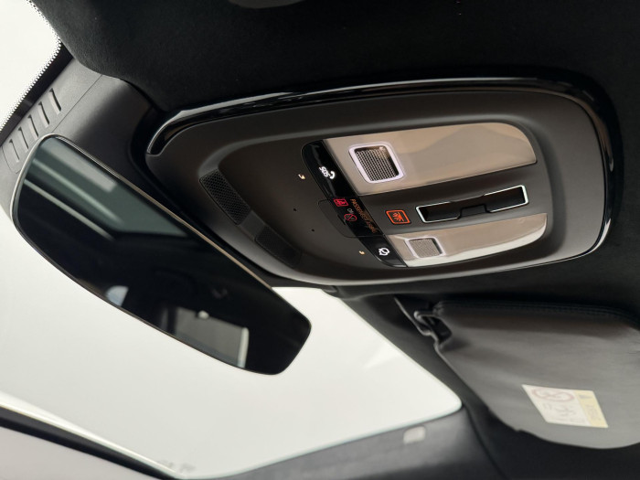 Volvo XC90 T8 AWD RECHARGE REZERVACE