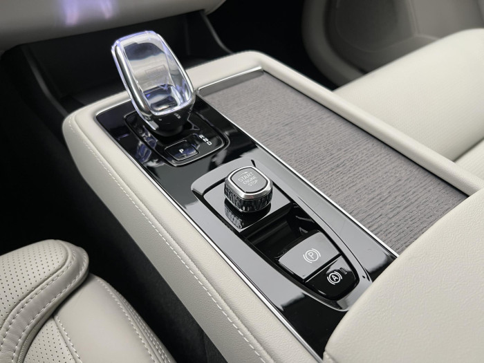 Volvo XC90 B5 AWD DARK PLUS AUT