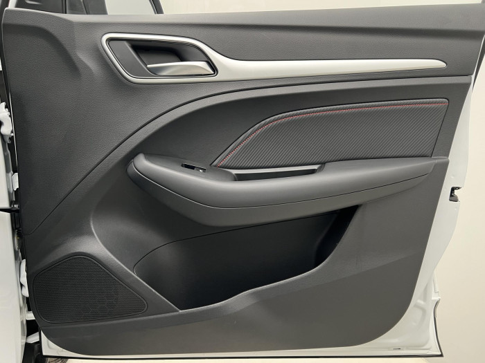 MG ZS 1.5 ESSENTIAL PLUS CZ 1.maj.