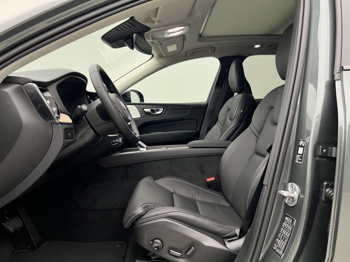 Volvo XC60 B5 AWD DARK ULTRA AUT