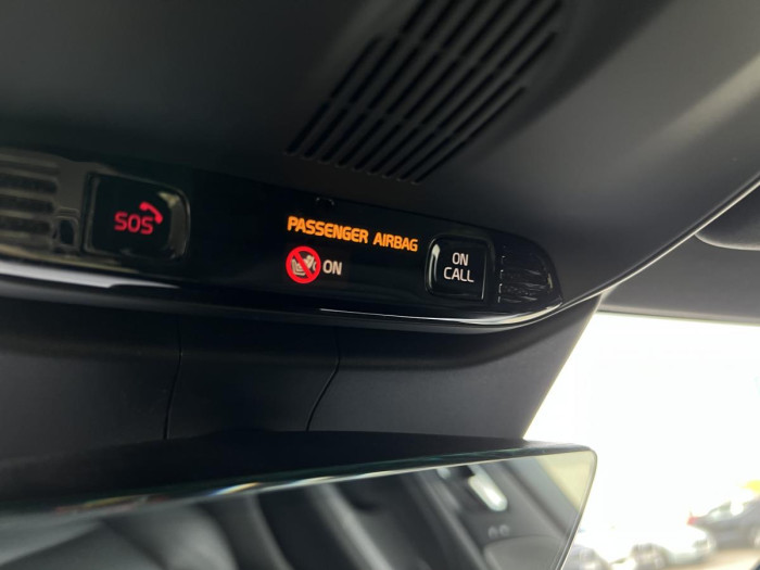 Volvo V60 D4 R-DESIGN NAVIGACE 1.maj. 2.0 d