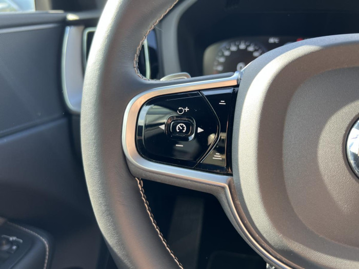 Volvo XC60 B5 AWD R-DESIGN Aut 1.maj.