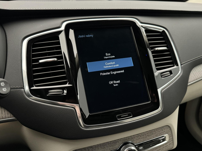 Volvo XC90 B5 AWD INSCRIPTION REZERVACE