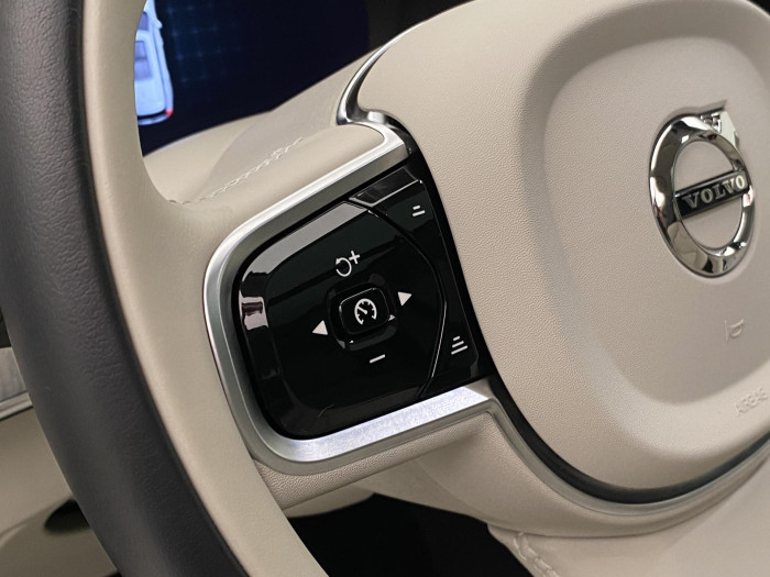 Volvo XC90 B5 AWD BRIGHT ULTRA REZERVACE