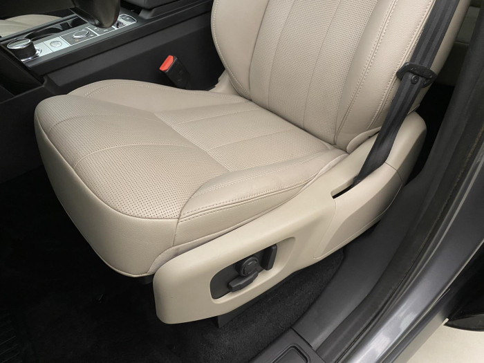 Land Rover Discovery 3,0 SD6 AWD SE AUT REZERVACE 3.0 SE