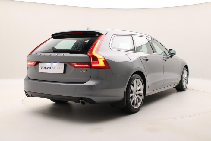 Volvo V90 D4 AWD MOMENTUM REZERVACE 2.0 d Momentum