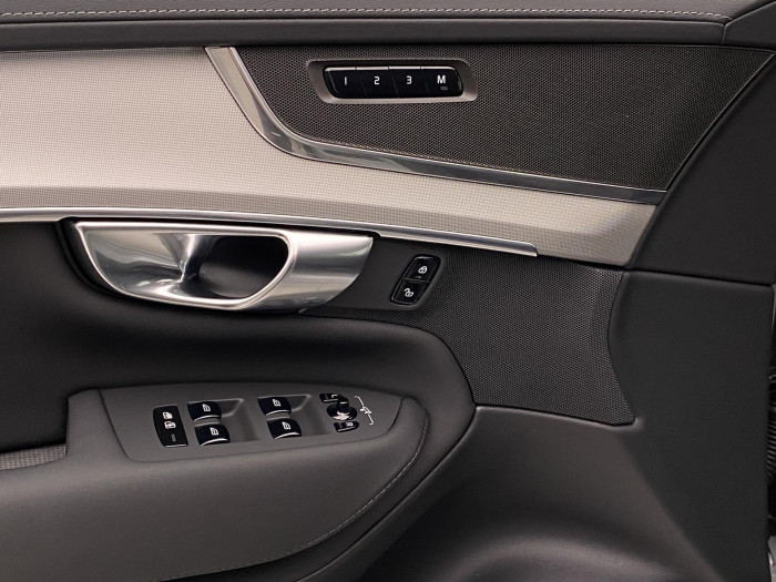 Volvo XC90 T8 AWD RECHARGE CORE AUT CZ 7m