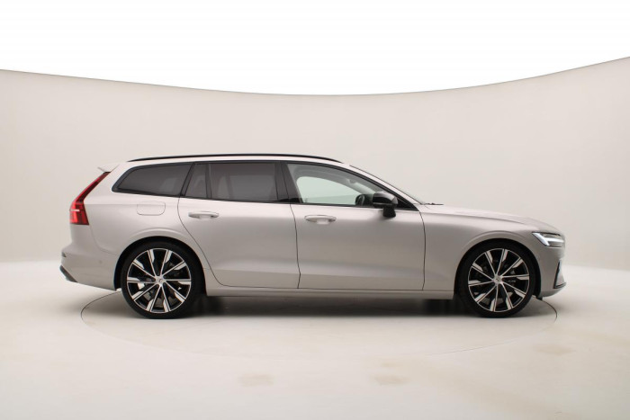 Volvo V60 B4 ULTIMATE DARK AUT REZERVACE