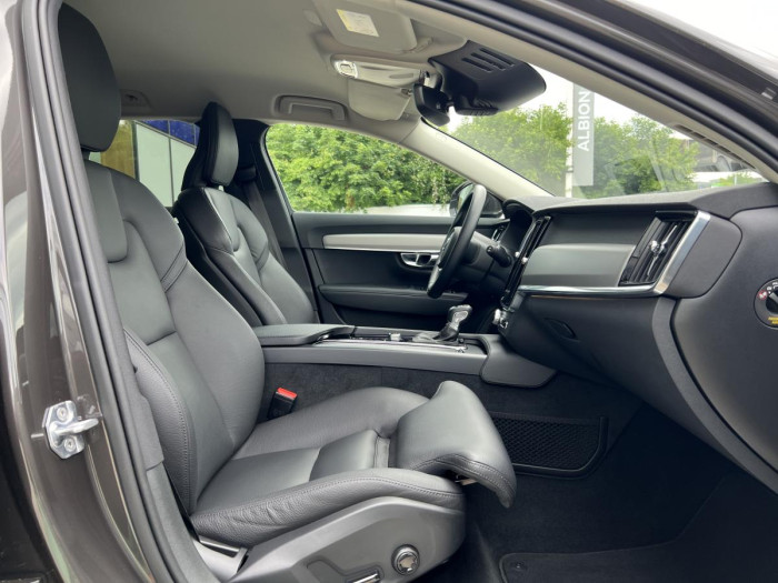 Volvo V90 D4 MOMENTUM PRO Aut 1.maj. 2.0 d Momentum