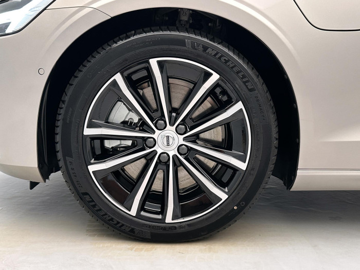 Volvo V60 T6 AWD Plug-in DARK PLUS