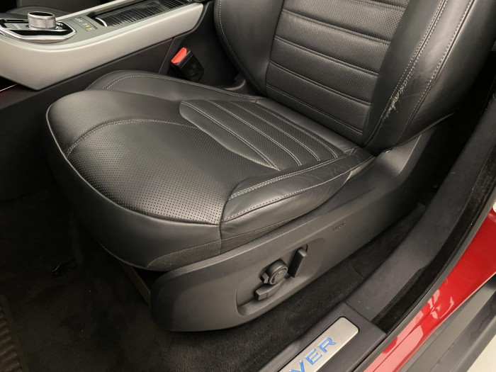 Land Rover Range Rover Evoque 2.0 TD4 DYNAMIC REZERVACE 2.0 TD Dynamic