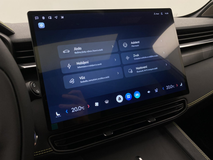 Lynk & Co 01 01 MORE PHEV