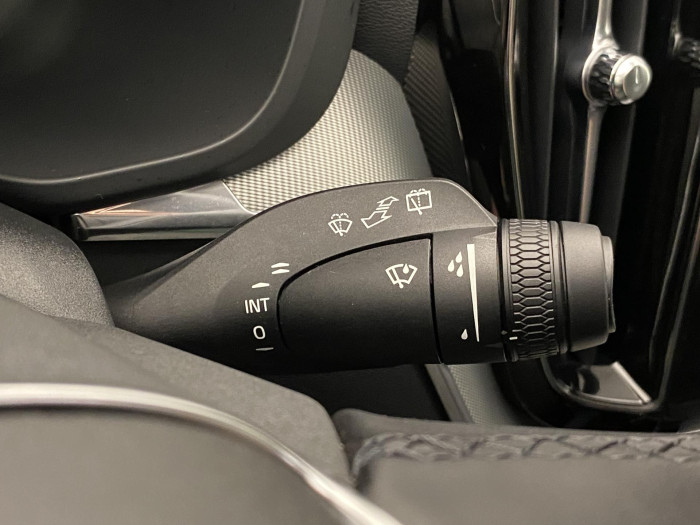 Volvo XC60 B4 AWD DARK PLUS AUT CZ