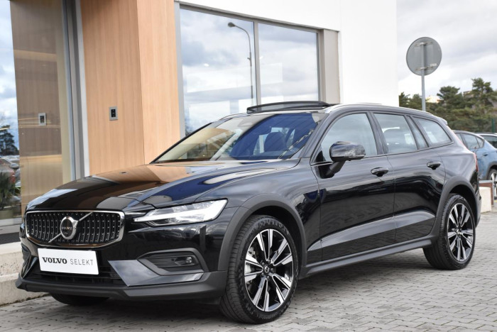 Volvo V60 CC B5 AWD ULTIMATE REZERVACE 2.0 CC CC