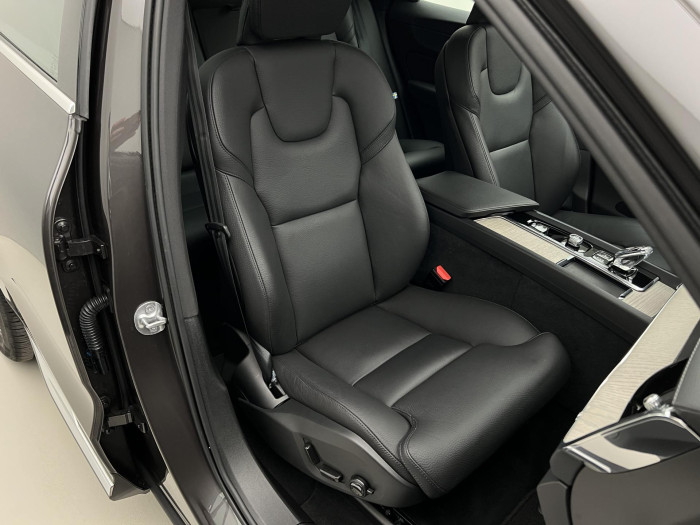 Volvo XC60 B5 AWD INSCRIPTION AUT 1.maj.