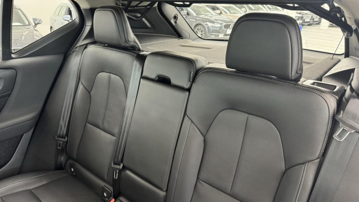 Volvo XC40 T4 AWD MOMENTUM AUT REZERVACE 2.0 Momentum