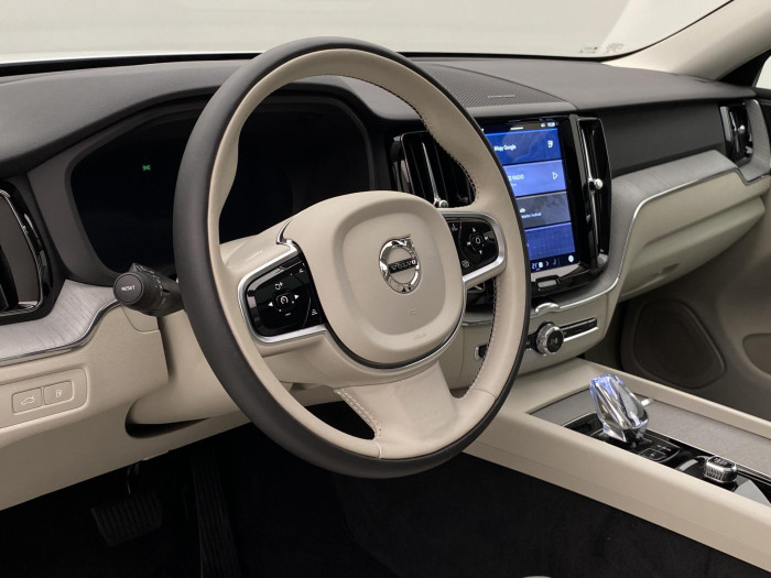 Volvo XC60 T6 AWD PLUG-IN DARK PLUS AUT