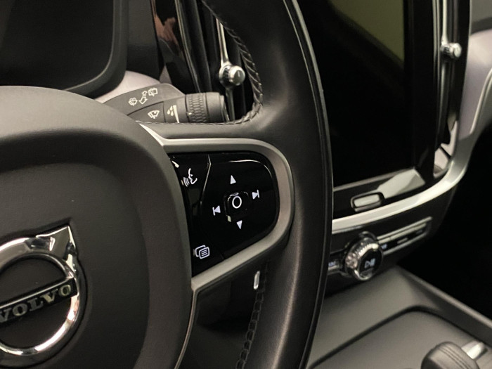 Volvo V60 B4 MOMENTUM PRO AUT REZERVACE 2.0 Momentum
