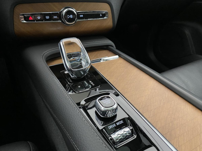 Volvo XC90 B5 AWD INSCRIPTION REZERVACE