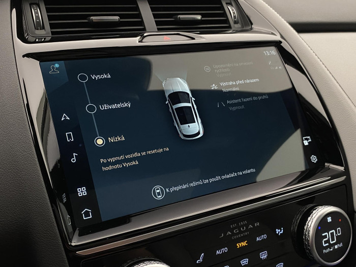 Jaguar E-Pace P250 SE  R-DYNAMIC REZERVACE 2.0 SE Dynamic