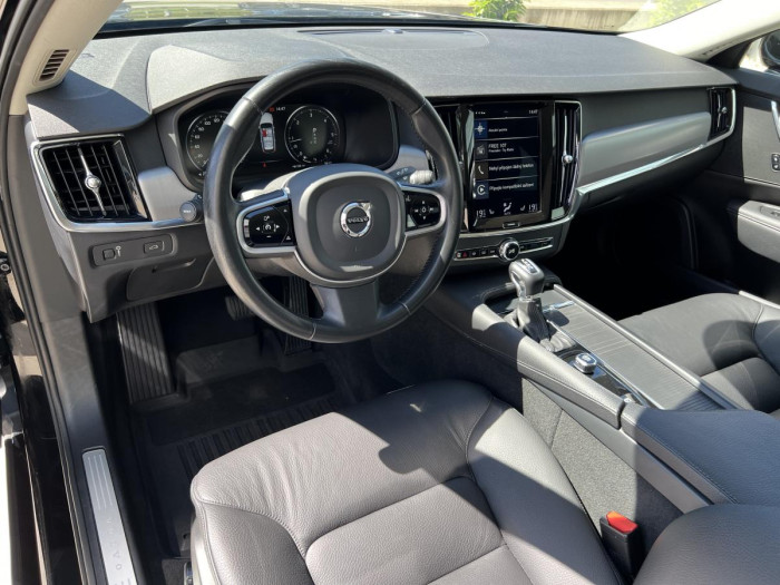 Volvo V90 D4 MOMENTUM POLESTAR Aut CZ 2.0 d Momentum